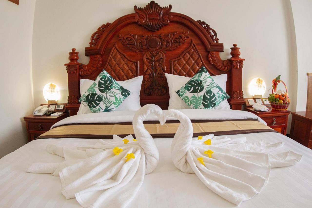 Kampong Thom Palace Hotel ภายนอก รูปภาพ
