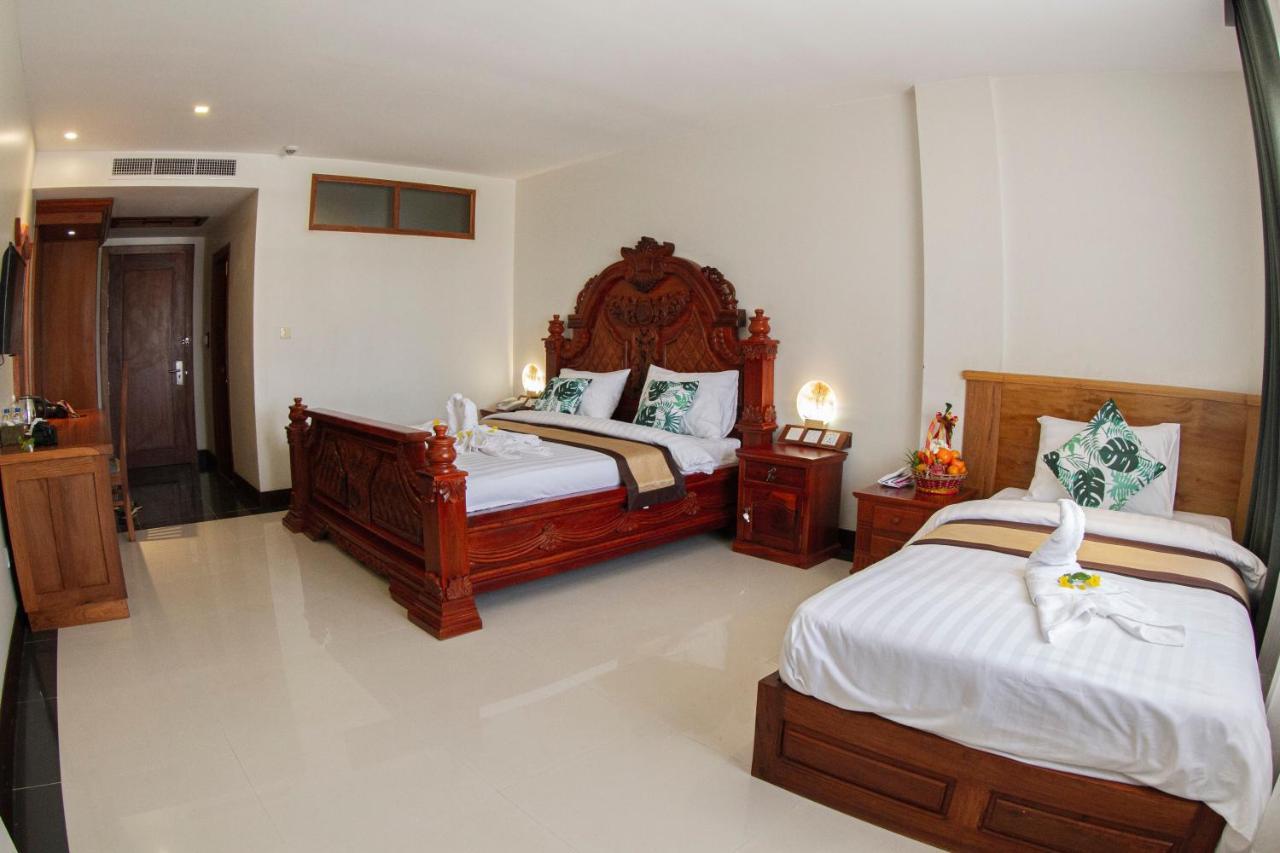 Kampong Thom Palace Hotel ภายนอก รูปภาพ