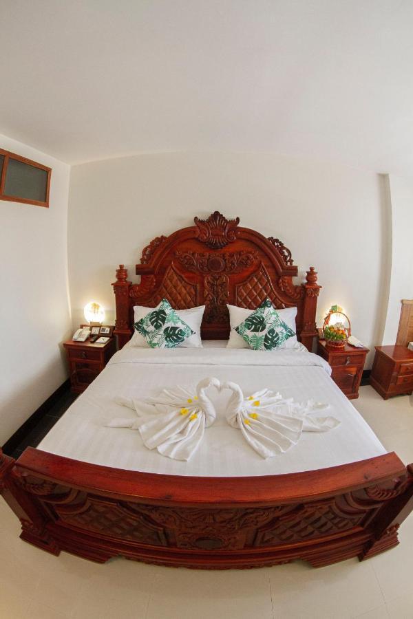 Kampong Thom Palace Hotel ภายนอก รูปภาพ