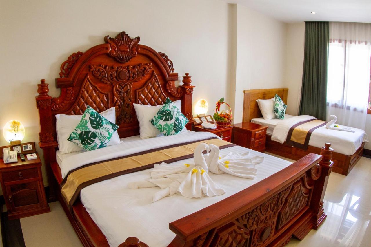 Kampong Thom Palace Hotel ภายนอก รูปภาพ