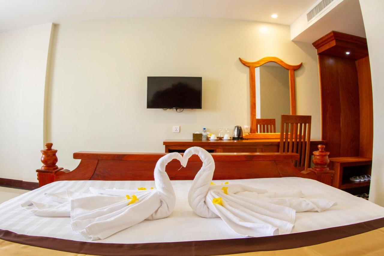 Kampong Thom Palace Hotel ภายนอก รูปภาพ