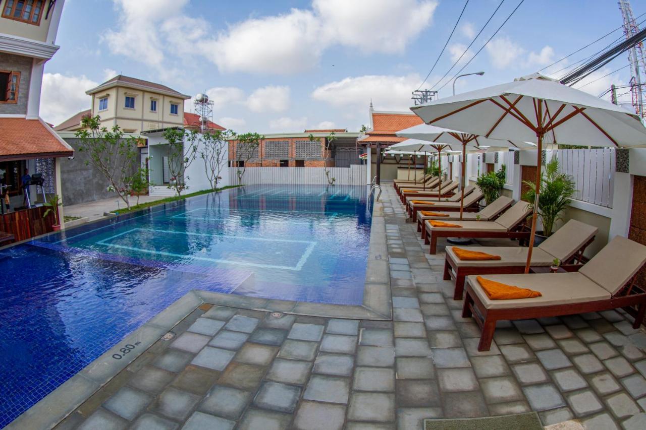 Kampong Thom Palace Hotel ภายนอก รูปภาพ