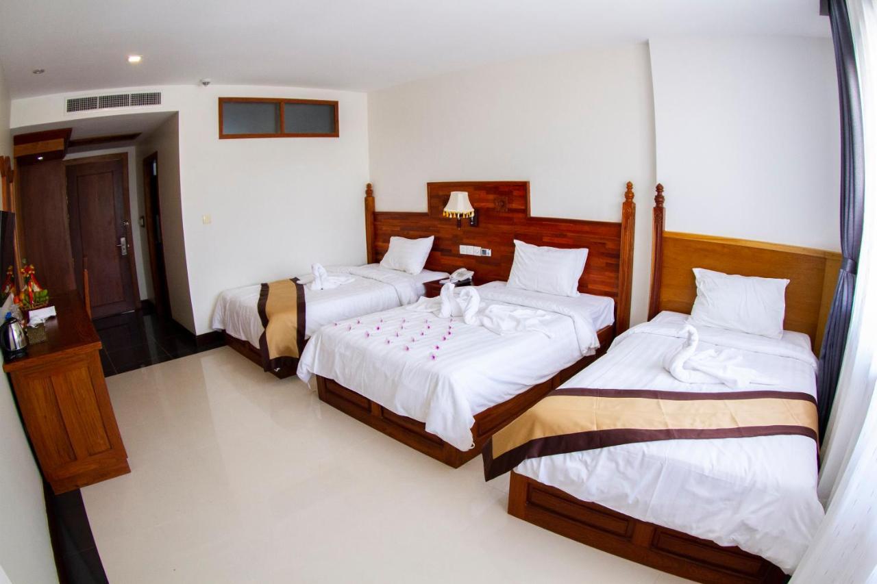 Kampong Thom Palace Hotel ภายนอก รูปภาพ