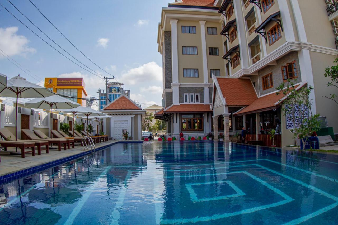 Kampong Thom Palace Hotel ภายนอก รูปภาพ