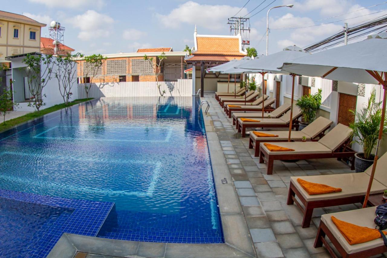 Kampong Thom Palace Hotel ภายนอก รูปภาพ
