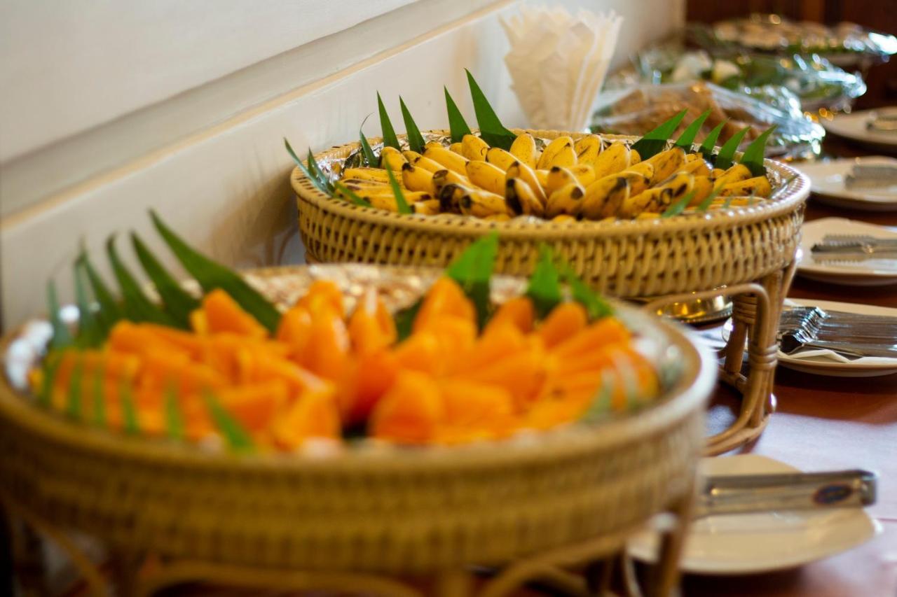 Kampong Thom Palace Hotel ภายนอก รูปภาพ